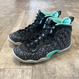 NIKE Little Posite “Easter” GS Basketball Shoes 4.5Y Black Blue Youth Big Kids